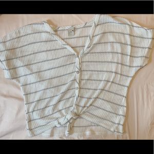super cute summer blouse
